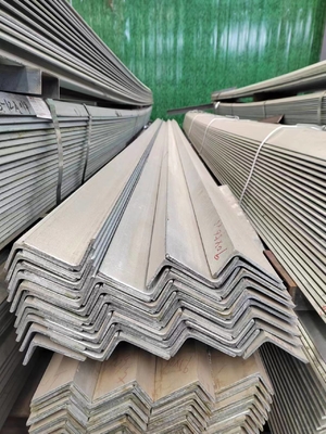 Thép Angel đúc nóng / MS góc L Profile bằng nhau hoặc không bằng nhau góc thép Độ khoan độ chính là ± 1%