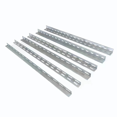 Hot Dip Galvanized Slotted L Steel Angle Bar với lỗ chế biến dịch vụ đâm