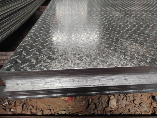 6m Chiều dài đắm nóng thép galvanized tấm hình chéo cho hàn uốn cong đâm