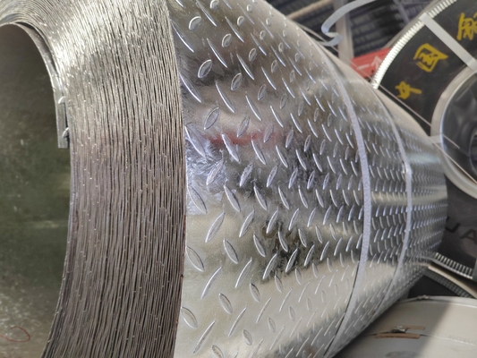 Không hợp kim Q235 MS Diamond Steel Coil với chứng nhận JIS và cắt bao gồm
