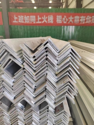 Thép mạnh mẽ góc thanh khe cho các ứng dụng cấu trúc Q195-Q420 Series
