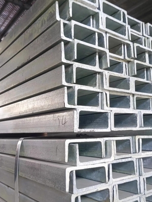 Không đục lỗ C8 C10 C12 C16 Thép cán nóng U kênh cho hỗ trợ cấu trúc