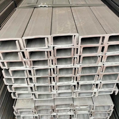 Không đục lỗ C8 C10 C12 C16 Thép cán nóng U kênh cho hỗ trợ cấu trúc