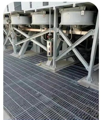 Thiết kế công nghiệp kiểu Heavy Duty Steel Grating cho ngành công nghiệp dầu khí