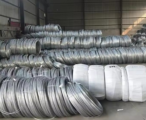 Dịch vụ hàn và độ khoan dung ± 1% cho sợi dây cuộn galvanized đắm nóng 6mm-12mm