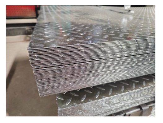 Tùy chỉnh 40g / m2 Zinc Lớp trung cứng mực kẽm tấm thép 1.5 * 1250mm