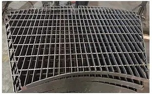 Mái lưới nhôm cho nền tảng đường đi đường hầm mỏ ISO9001 Thép kẽm được chứng nhận