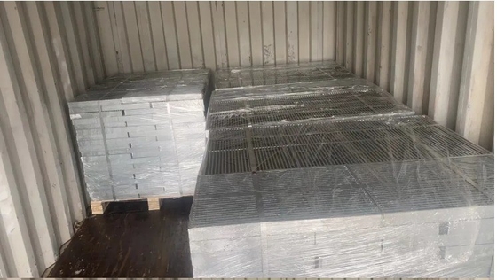 Cấu trúc thép kẽm vỏ hầm sàn lưới cống nướng 50mm Cross Bar Pitch